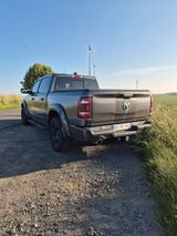 Dodge RAM 5,7L Hemi Laramie - Dodge RAM aus 2022