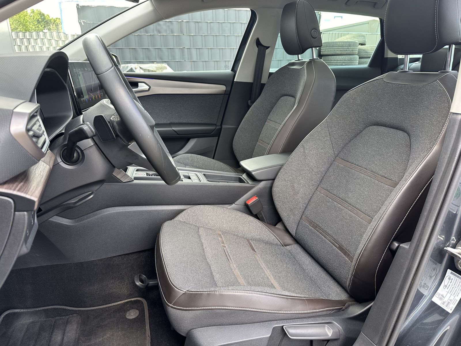 Fahrzeugabbildung SEAT Leon SpT 2.0 TDI DSG Xcellence NAV+LED+ACC+PANO