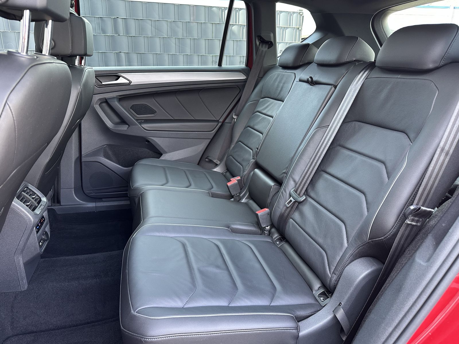 Fahrzeugabbildung SEAT Tarraco 1.4 TSI DSG FR e-Hybrid NAV+LED+AHK+PANO