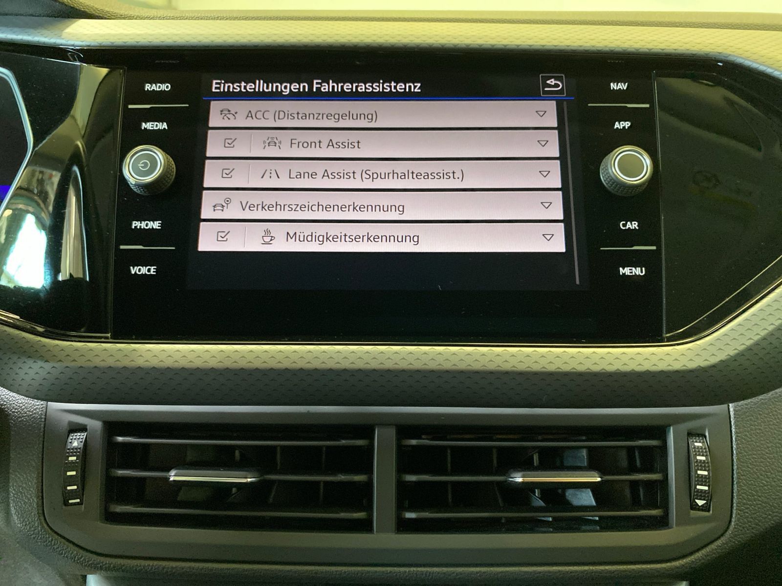 Volkswagen T-Cross - Bild 10