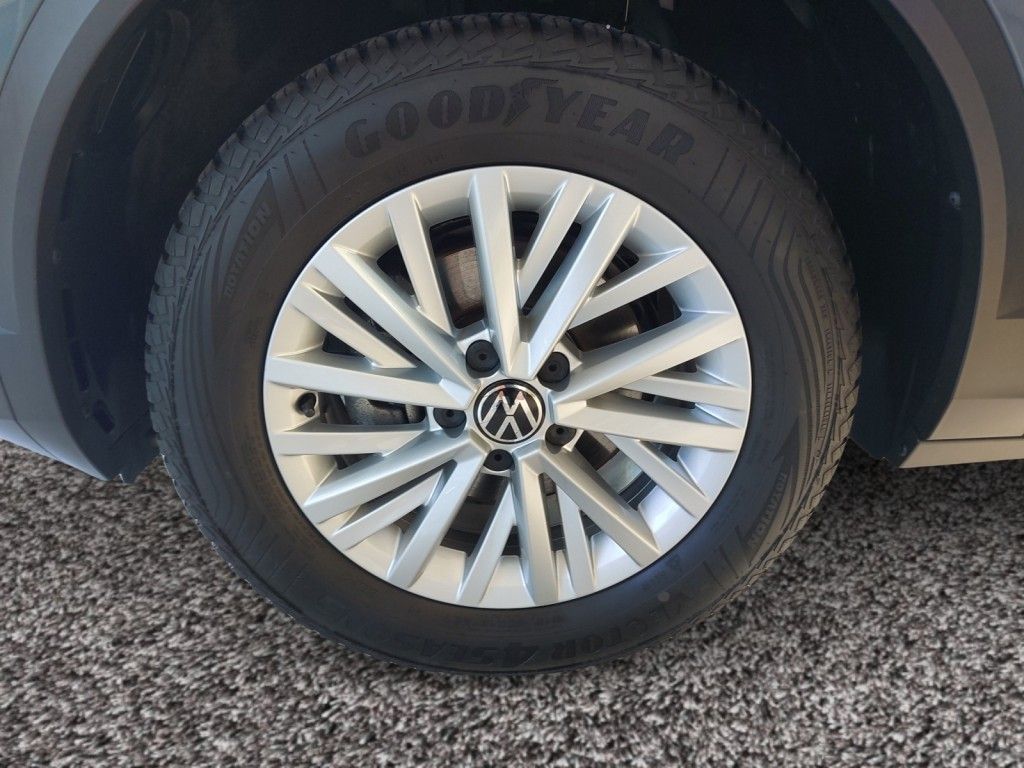 Fahrzeugabbildung Volkswagen T-Roc 1.5 TSI Life AHZV Standheizung