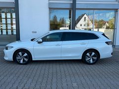 VW Passat Variant Elegance/ IQ DRIVE/ Apple CarPlay
