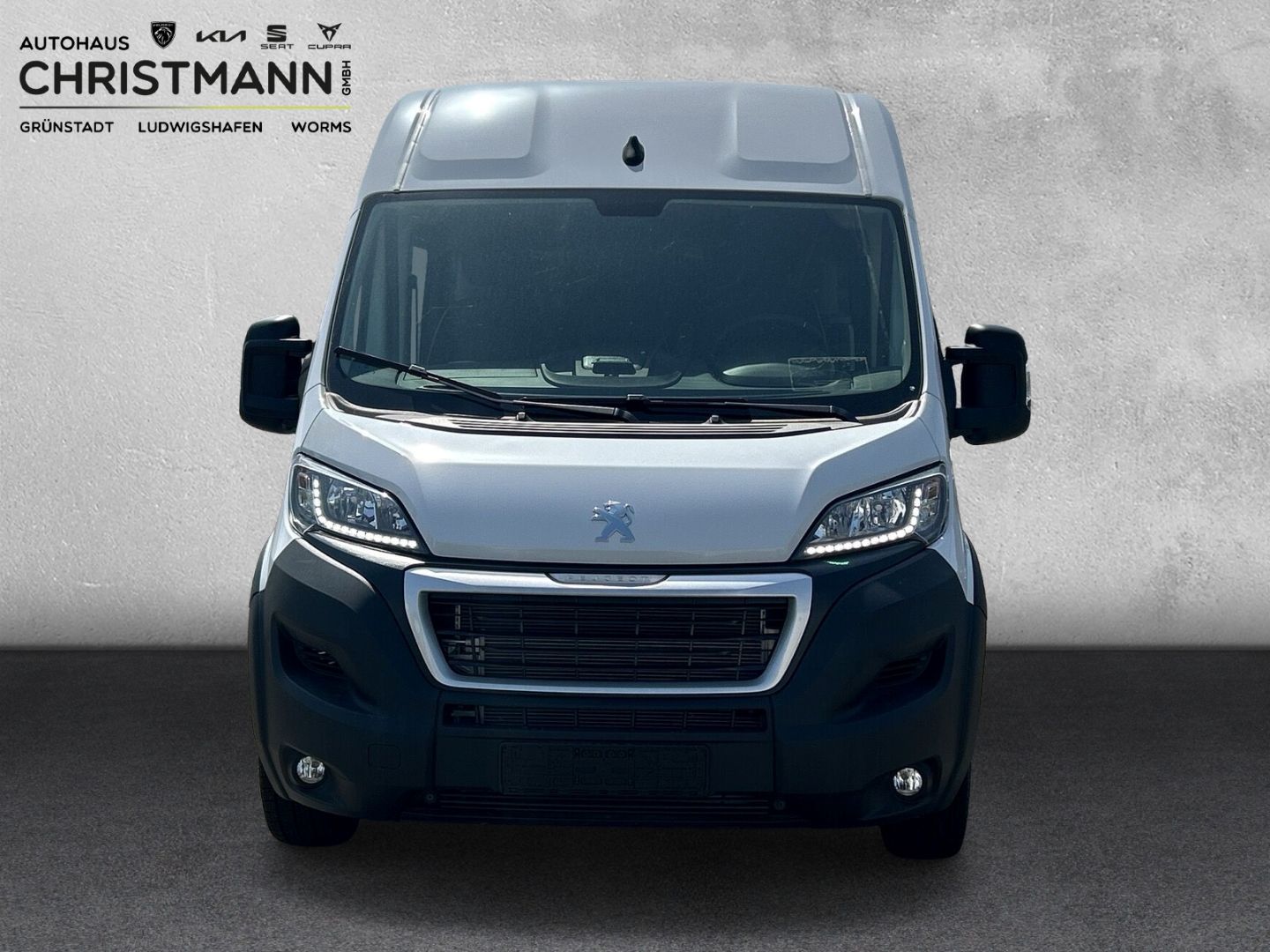 Fahrzeugabbildung Peugeot Boxer Kasten Hochraum 435 TwinCab L4H2 BlueHDi 1