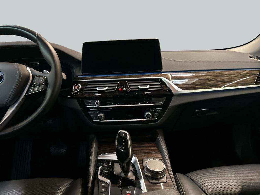 BMW 530e xDrive Touring Aut. Luxury Line, AHK, PD