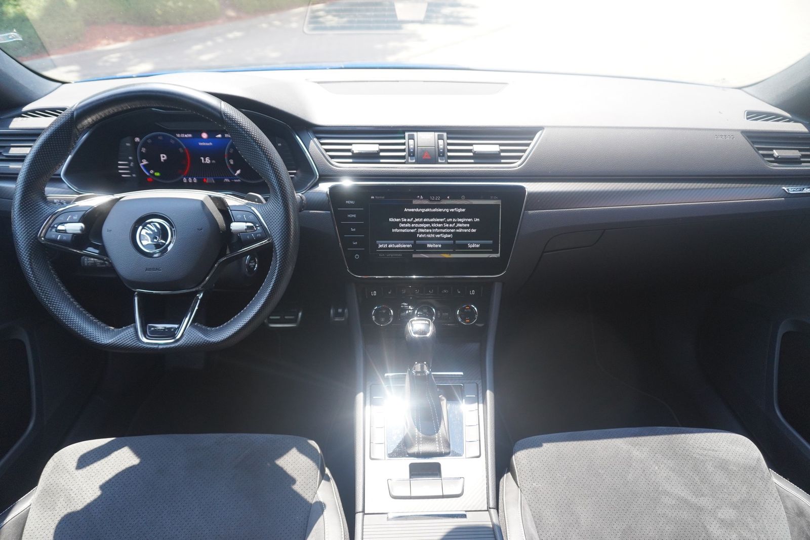 Skoda Superb Combi 2.0TSI Sportline LED Navi ACC Leder foto 8