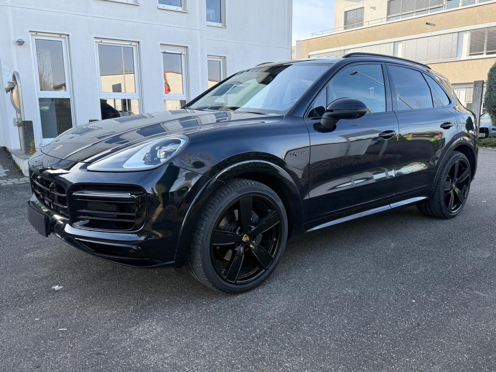 Porsche Cayenne- Platinum Edition/Bose/Pano/22 Zoll/ACC