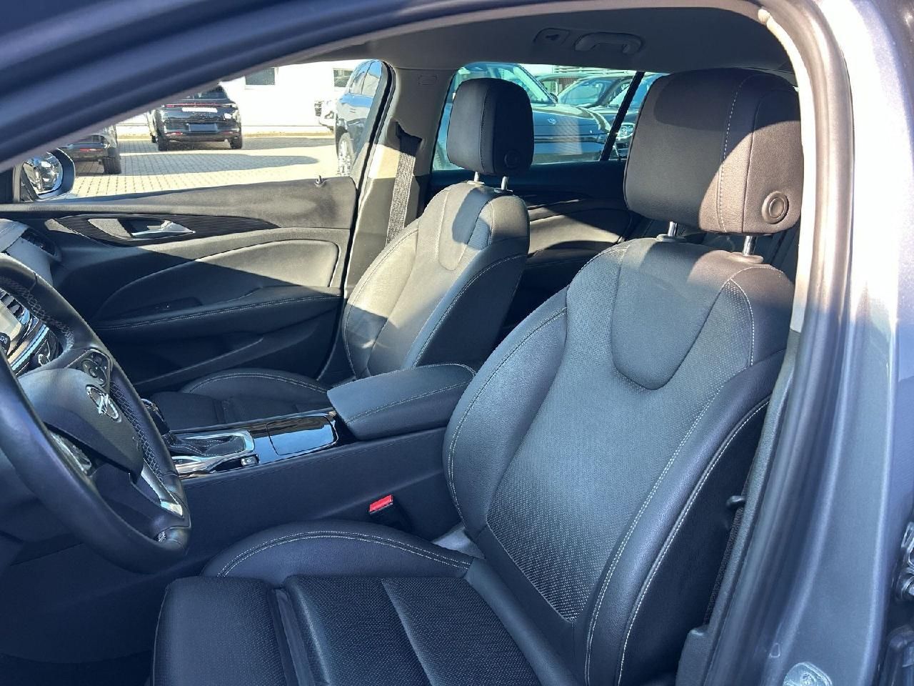 Fahrzeugabbildung Opel Insignia B Sports Tourer Business Innovation,AHK