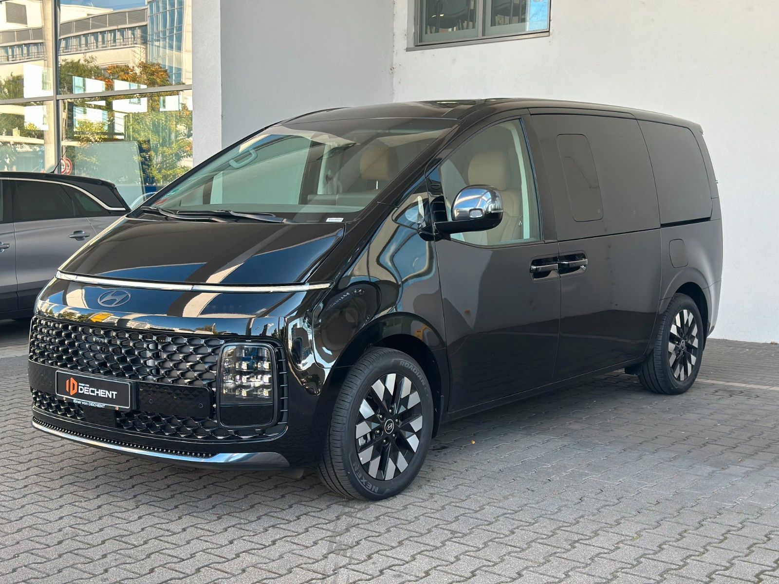 Fahrzeugabbildung Hyundai Staria 1.6 T-GDI 2WD Signature 360,LED,Leder,SHZ