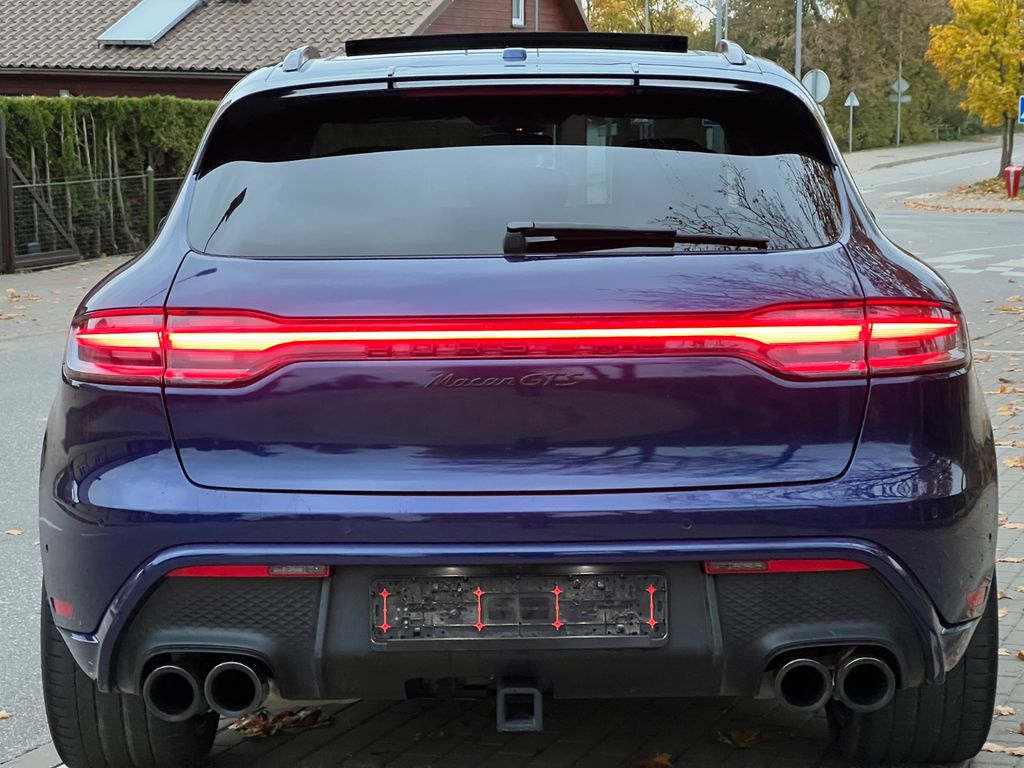 PORSCHE Macan 2023