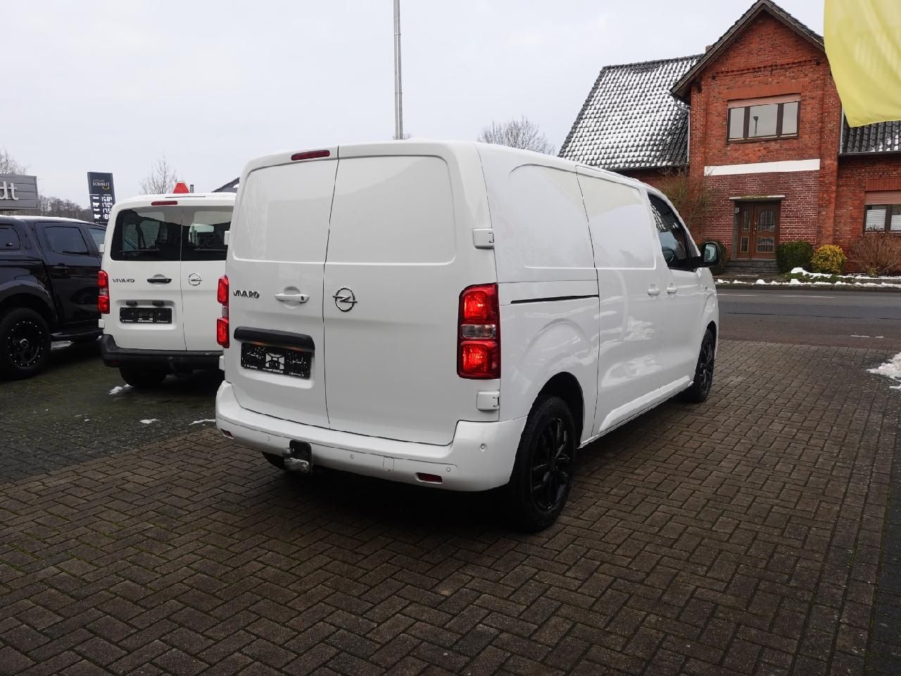 Fahrzeugabbildung Opel Vivaro Kasten 2,0 Edition M Standheizung Automat