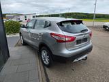 Nissan Qashqai Acenta 1.6 dCi DPF 4x2 - Nissan Qashqai Acenta mit Diesel-Antrieb
