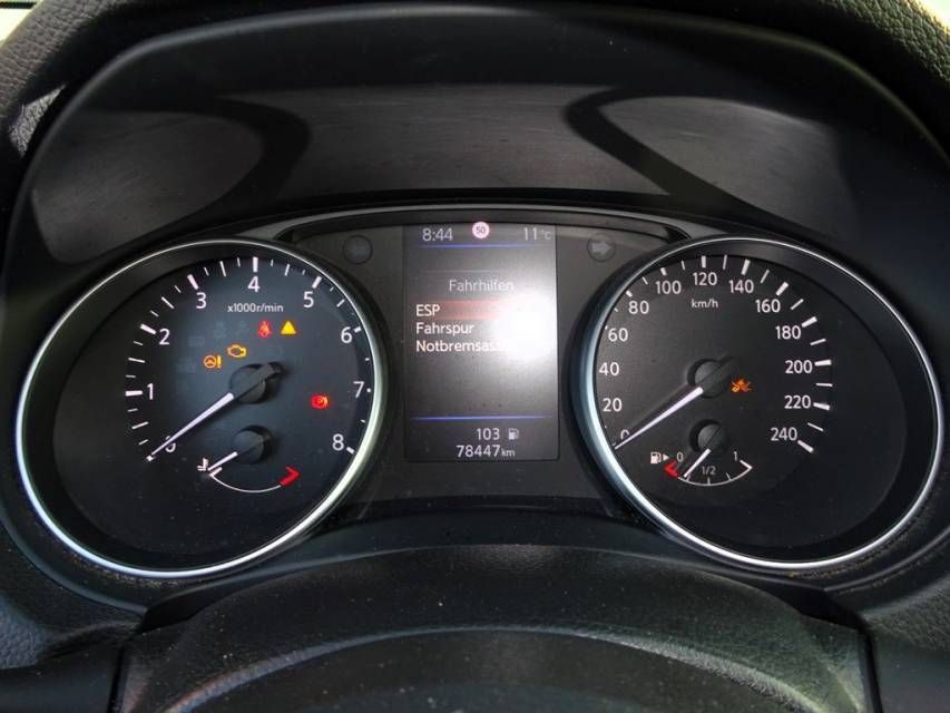 Fahrzeugabbildung Nissan Qashqai 1,3 DIG-T N-Connecta Winterpaket