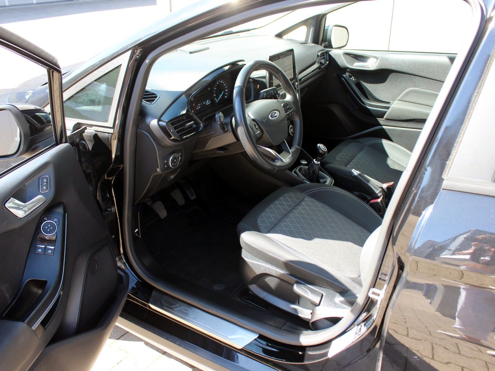 Fahrzeugabbildung Ford Fiesta Active 1,0 EcoBoost Start/Stopp
