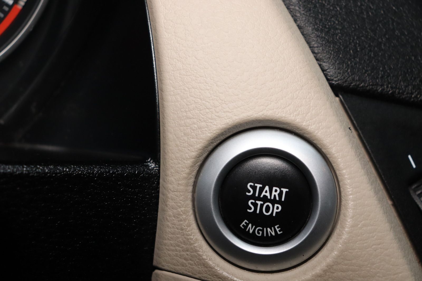 Fahrzeugabbildung BMW X1 xDrive28i * Pano * Leder * Xenon