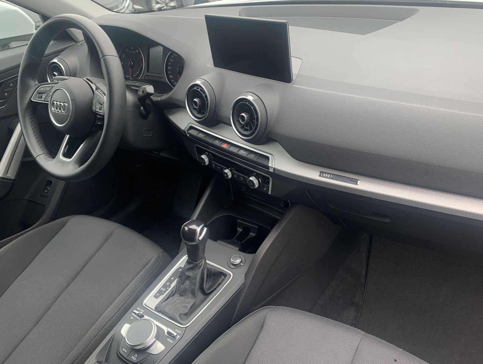 Fahrzeugabbildung Audi Q2 1.5 TFSI*Cam*Navi*LED*Klima*Assistenzpaket*