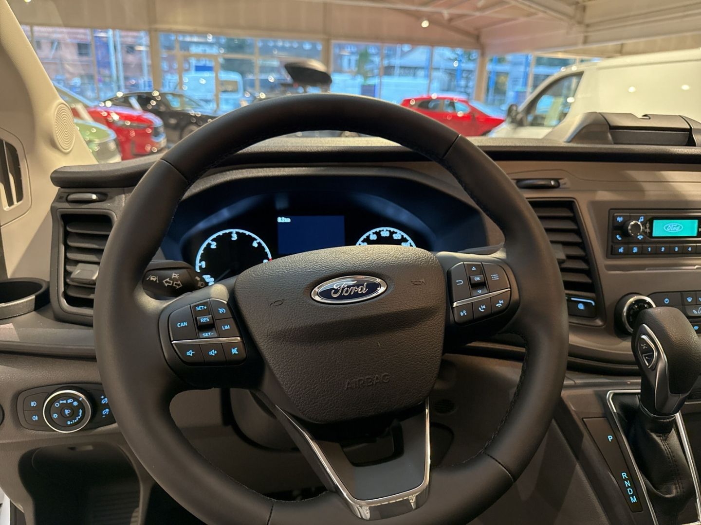 Fahrzeugabbildung Ford Transit Pritsche 350 L2 *DREISEITENKIPPER* 155 P