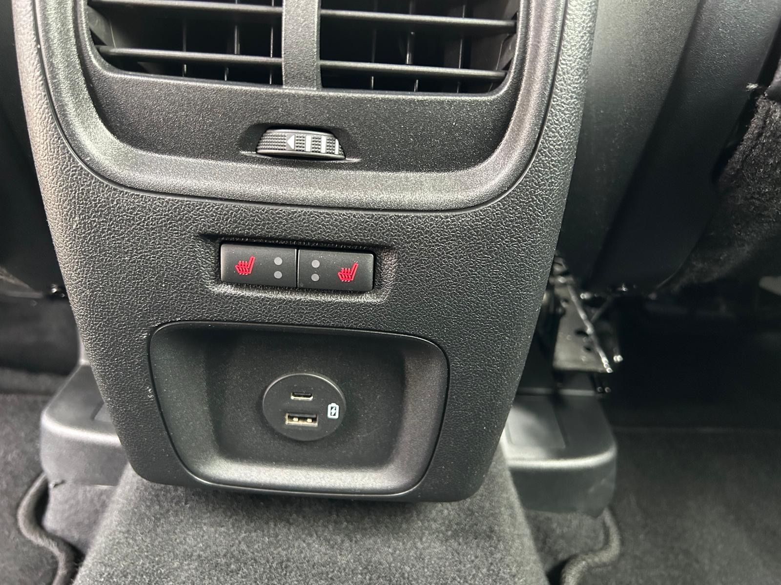 Fahrzeugabbildung Ford Kuga Titanium°LED°AHK°HeadUp°Winterpaket°Kamera