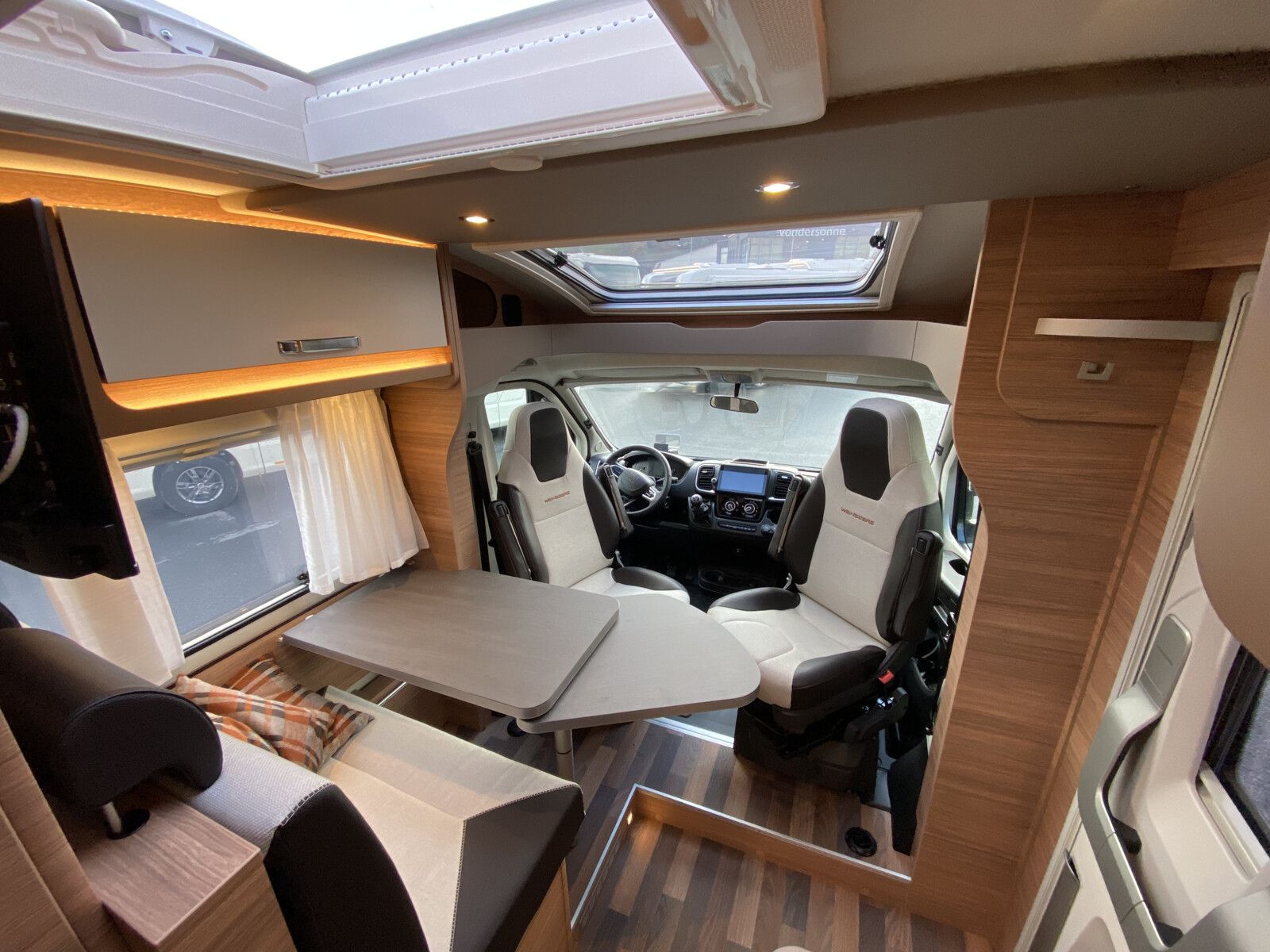 Fahrzeugabbildung Weinsberg CaraCompact EDITION PEPPER 600 MEG Dachklima
