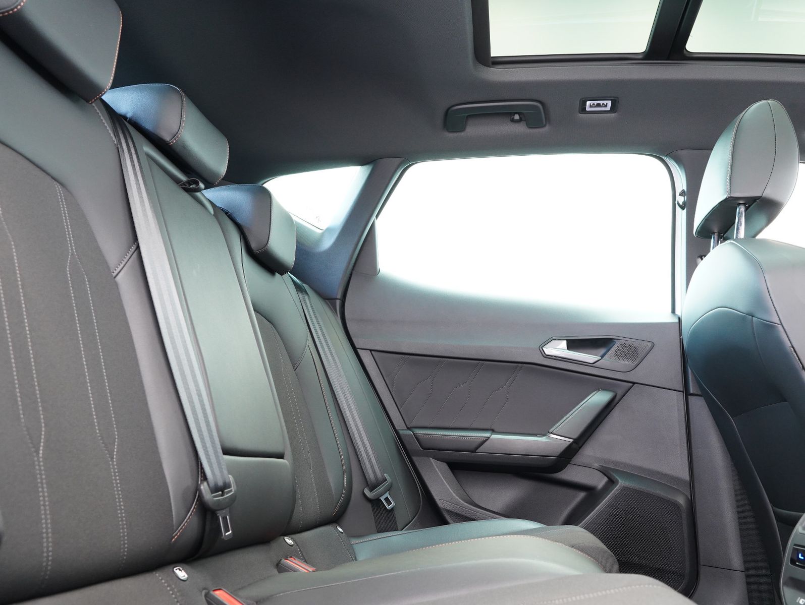 Fahrzeugabbildung CUPRA Formentor 1.5 TSI DSG LED/CARPLAY/KAMERA/PANO