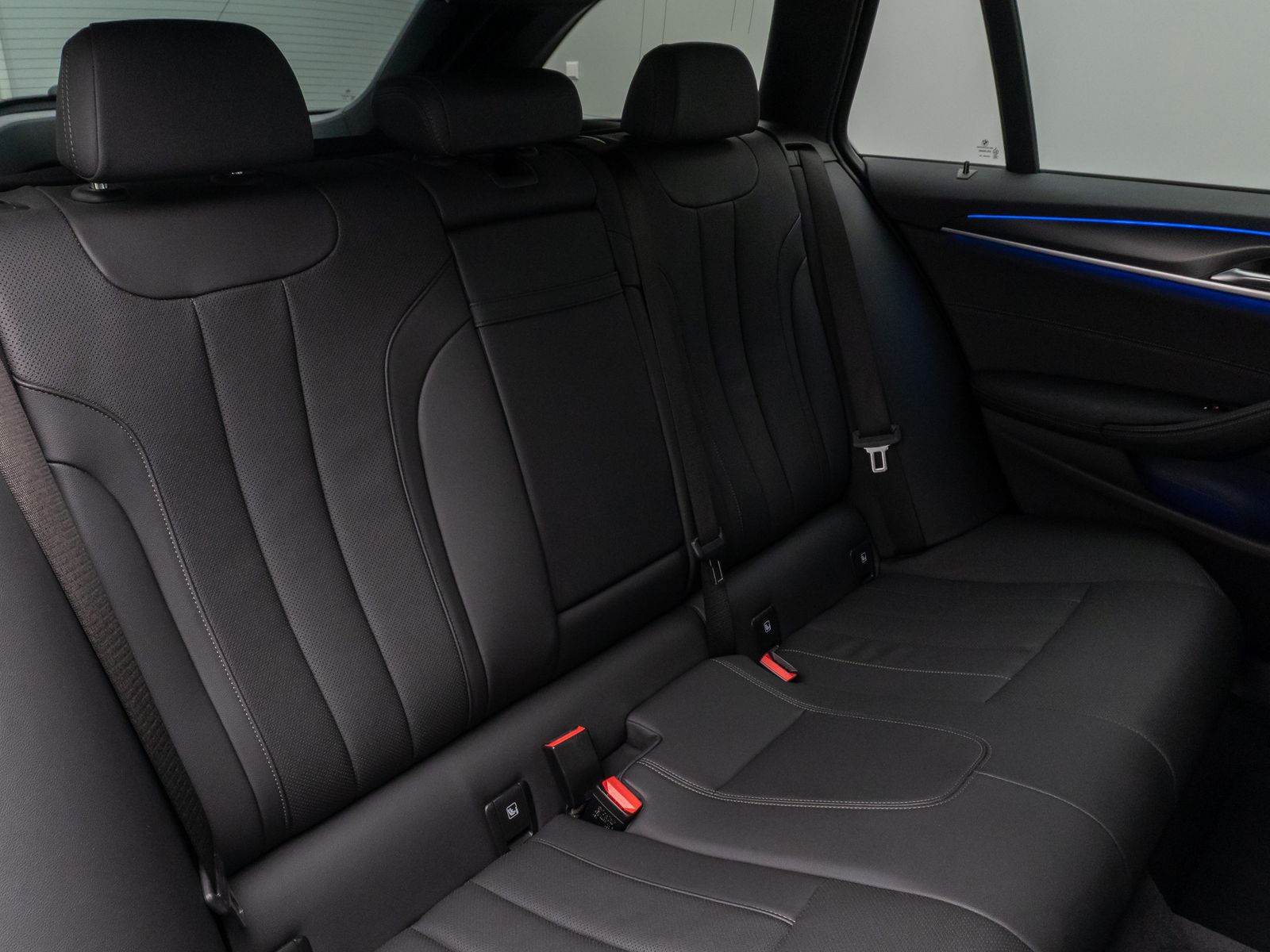 Fahrzeugabbildung BMW 530d xD M Sport Laser HUD DAB H/K ACC AHK Komfor