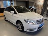 Mercedes-Benz B 180 MERCEDES BENZ BI-XENON 2 HAND - : Van, Mercedes