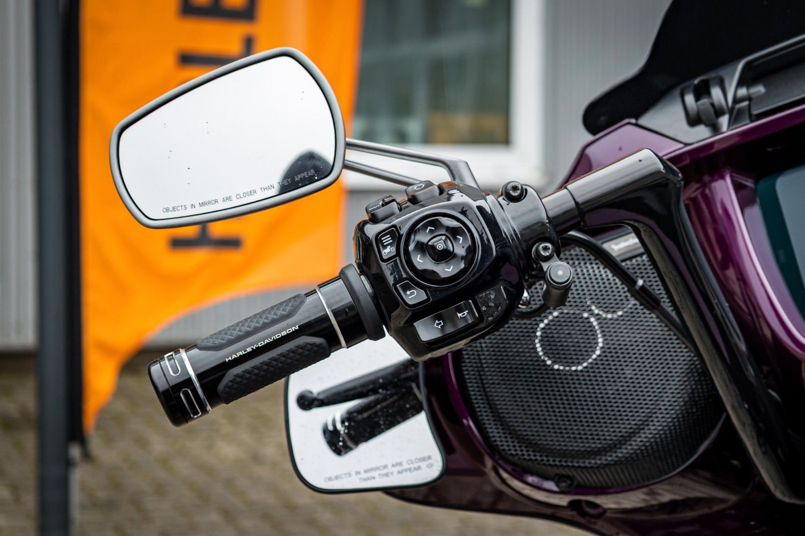 Fahrzeugabbildung Harley-Davidson CVO Street Glide FLHXSE 121 cui - Jekill & Hyde