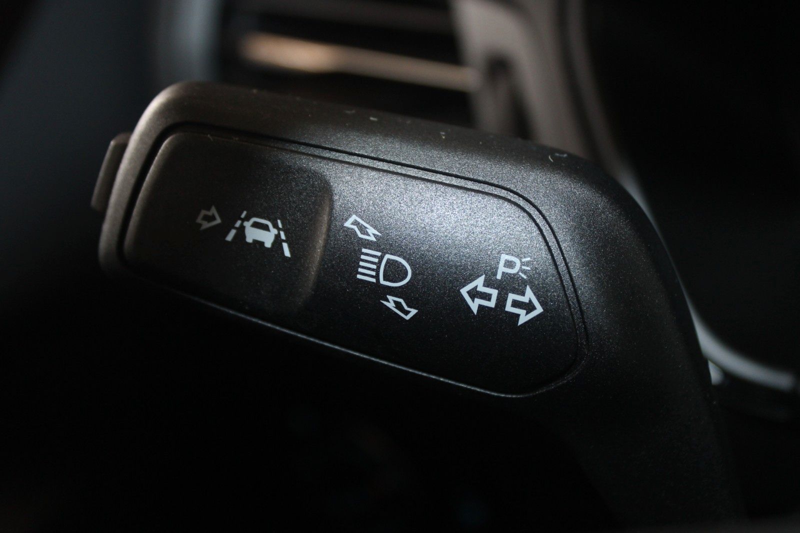 Fahrzeugabbildung Ford Focus ST-Line X Aut. LED ACC Pano HUD WinterPak.