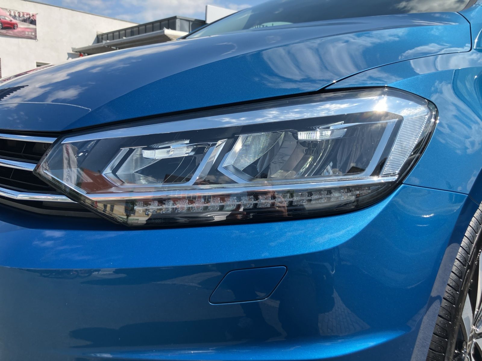 Fahrzeugabbildung Volkswagen Touran TSI Highline LED Climatronic DAB PDC SH L