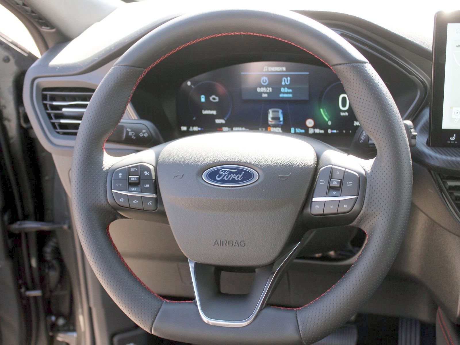 Fahrzeugabbildung Ford Kuga Plug-In Hybrid ST-Line