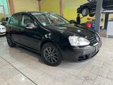 Volkswagen Golf V Lim. Trendline 1.4*KLIMA*1.HAND* - Gebrauchtwagen bis 4.000 Euro mit TÜV