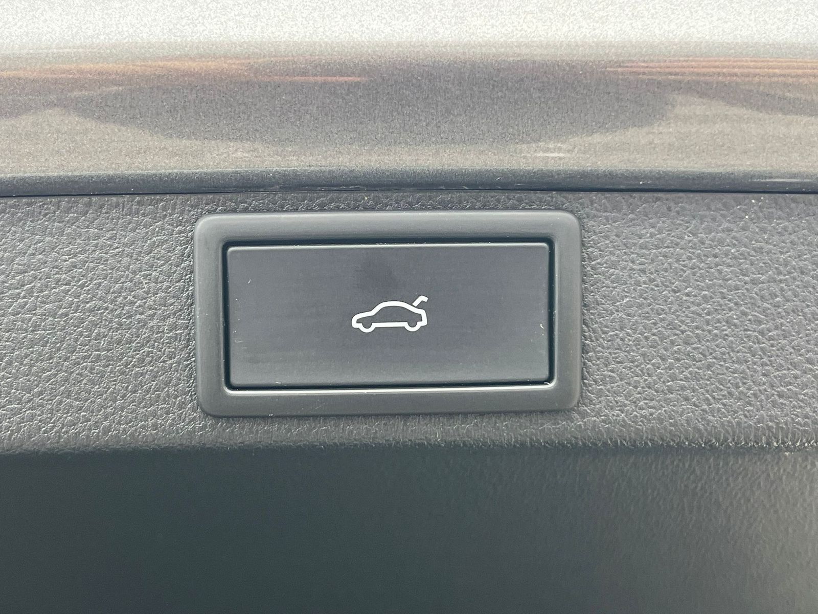 Fahrzeugabbildung SKODA Octavia 1.5 DSG Sportline PANO*MATRIX*AHK*5J.GAR