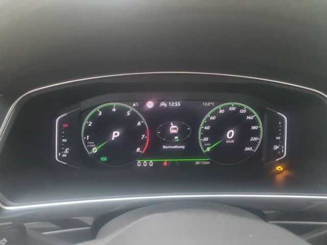 Fahrzeugabbildung Volkswagen Tiguan 1.5 TSI DSG R-Line NAV AHK KAMERA FRONTSC