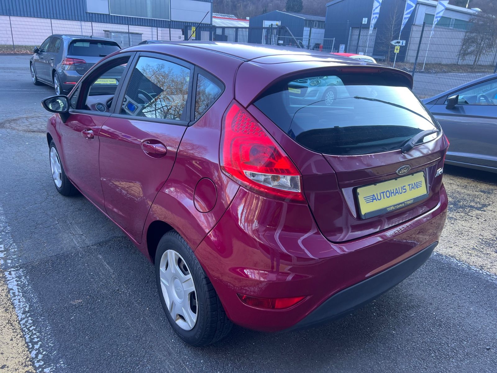 Fahrzeugabbildung Ford Fiesta Sonderlack *4/5 TÜRIG*