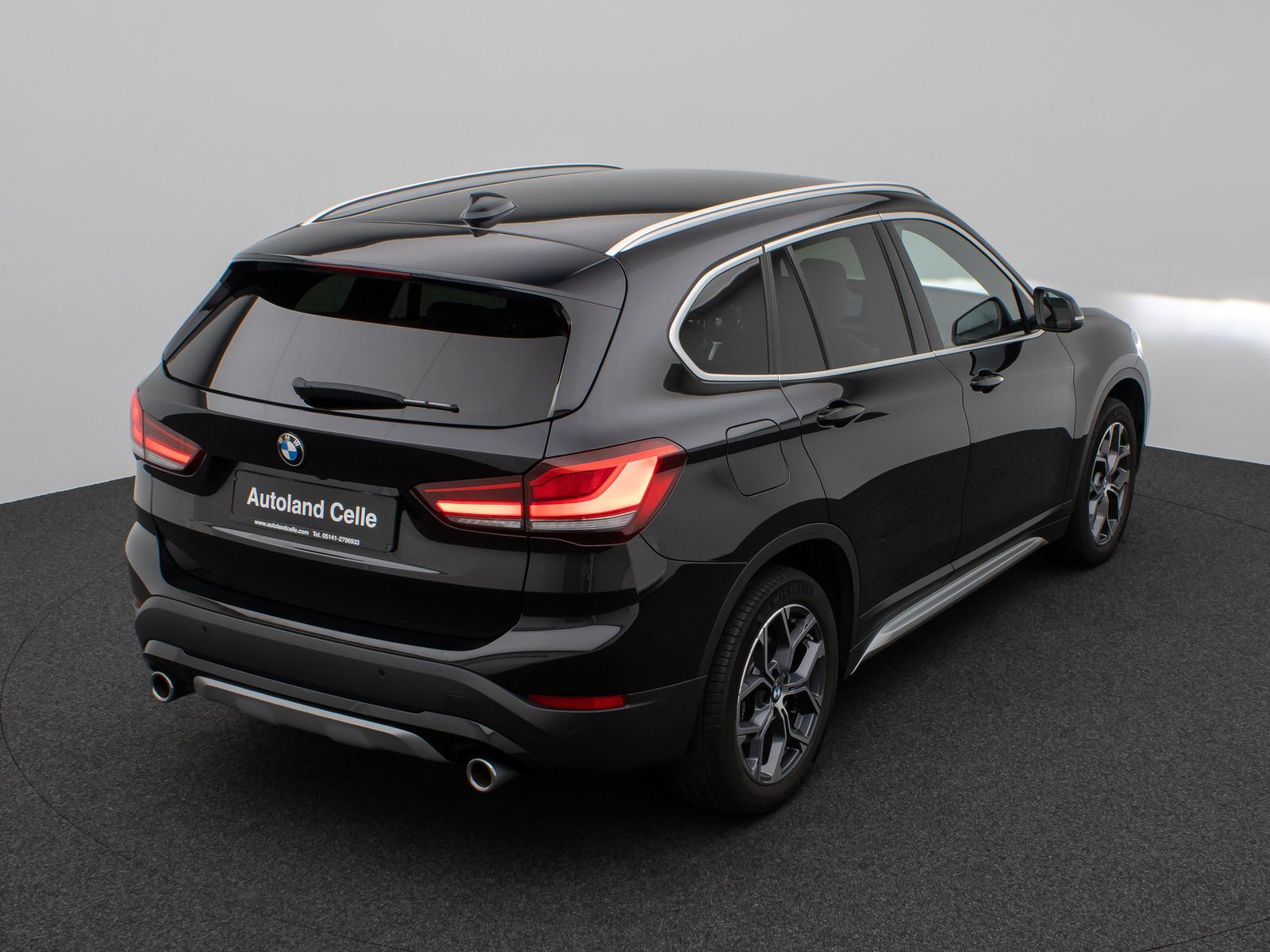 Fahrzeugabbildung BMW X1 xD20i xLine Kamera HUD DAB HiFi Komfort Sport