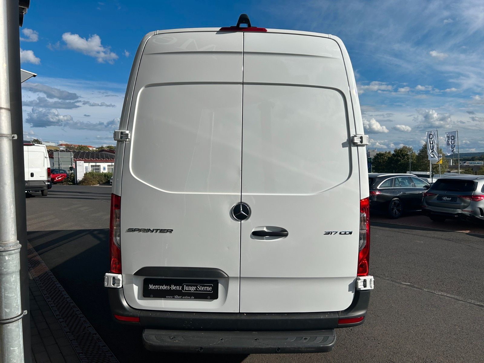 Fahrzeugabbildung Mercedes-Benz Sprinter 317 CDI 4325 9G Klima Kamera SHZ