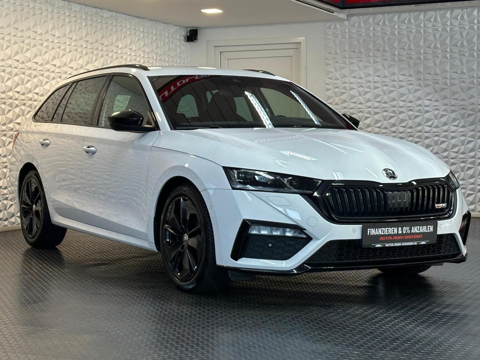 SKODA Octavia 2.0TDI RS* MATRIX#AHK#SHZ#FH#ACC#NAV#HUD - Image 2