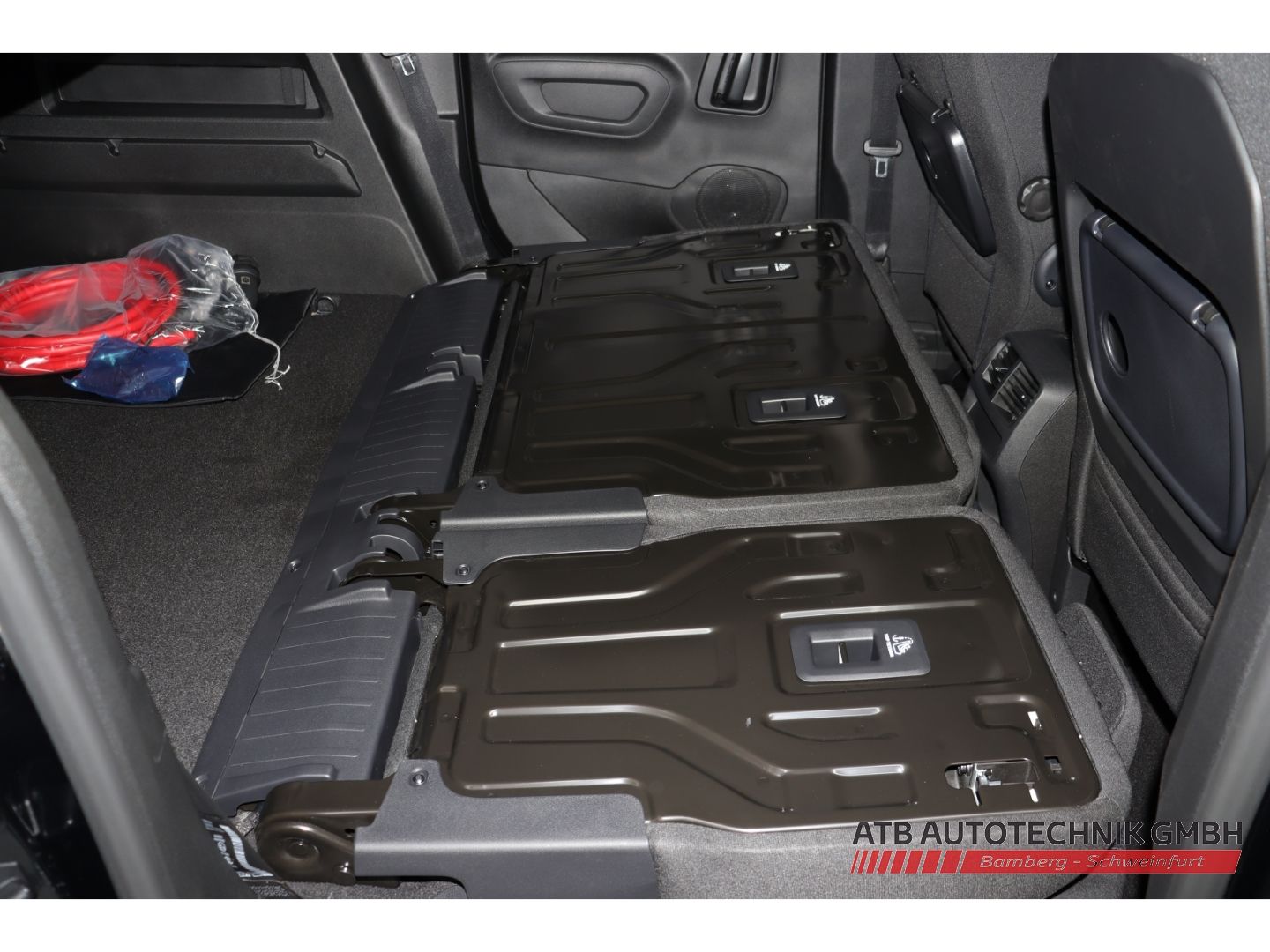 Fahrzeugabbildung Fiat Qubo -L 5-Sitzer ICON 50kWh 136PS Apple CarPlay