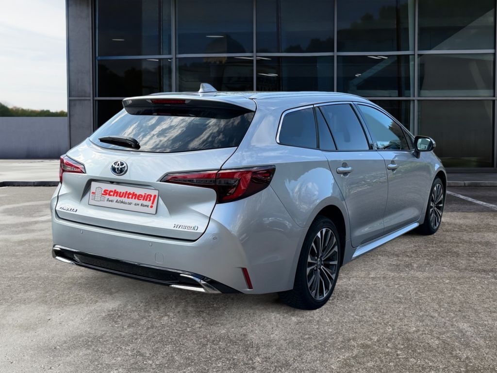 Fahrzeugabbildung Toyota Corolla 1.8 Hybrid Touring Sports Team Deutschla
