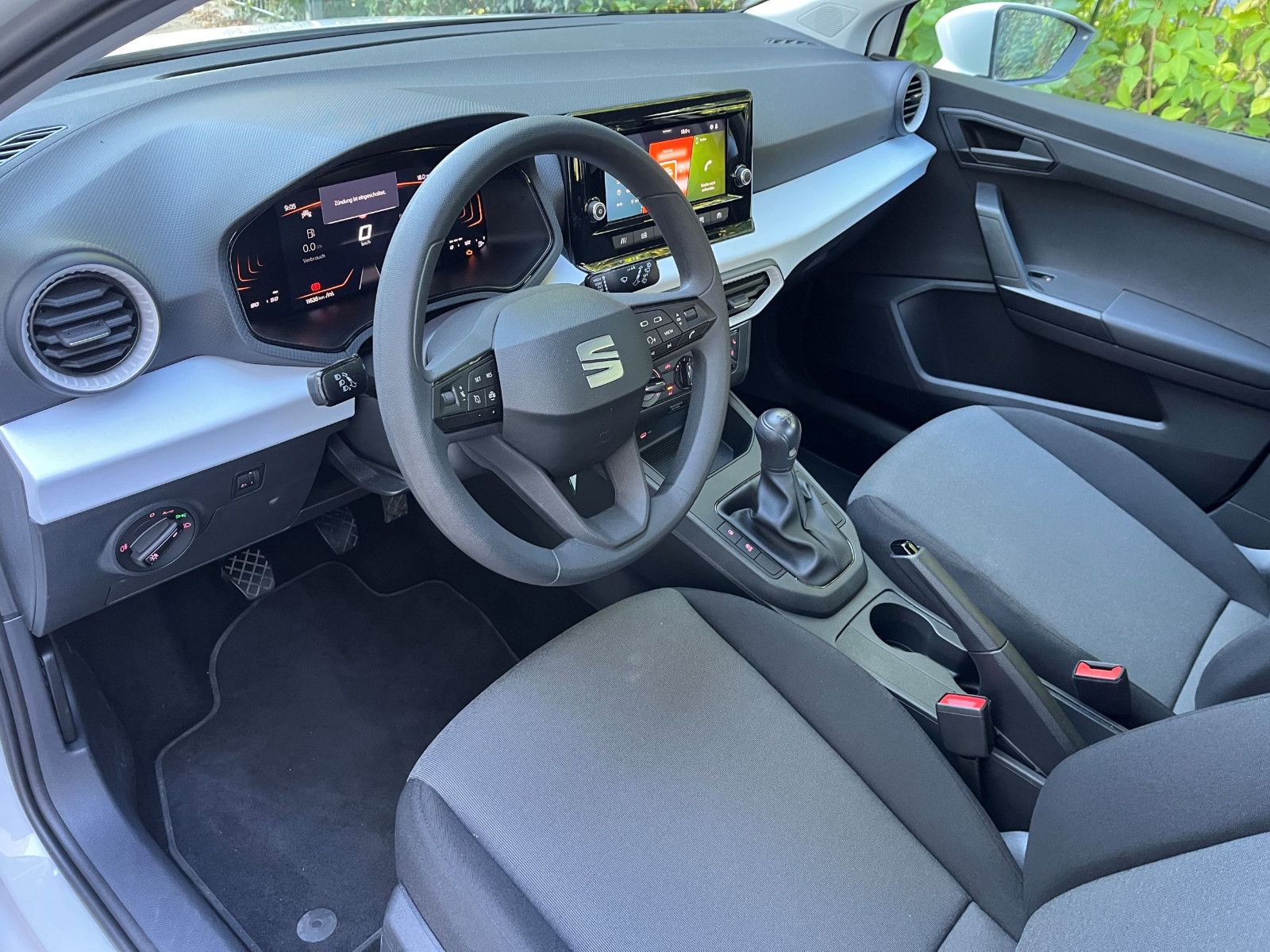 Fahrzeugabbildung SEAT Ibiza 1,0 TSI SHZ PDC LED ALU PDC FULL LINK MFL