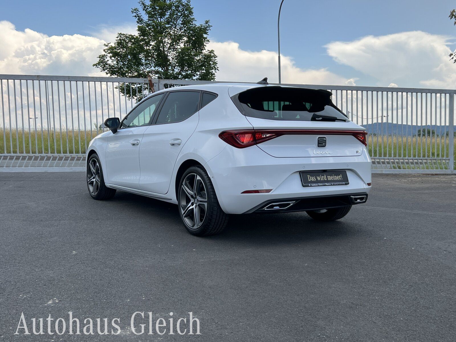 Fahrzeugabbildung SEAT Leon 1.5 eTSI FR Plus OPF (EURO 6d) Navi/Autom.