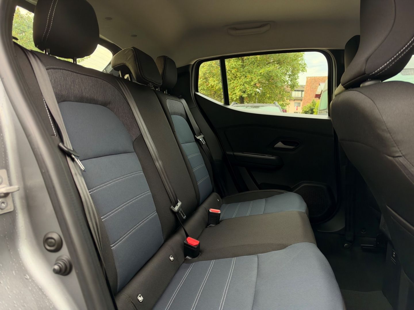 Fahrzeugabbildung Dacia Sandero III Journey TEc 100 PDCv+h Kamera LED Ap