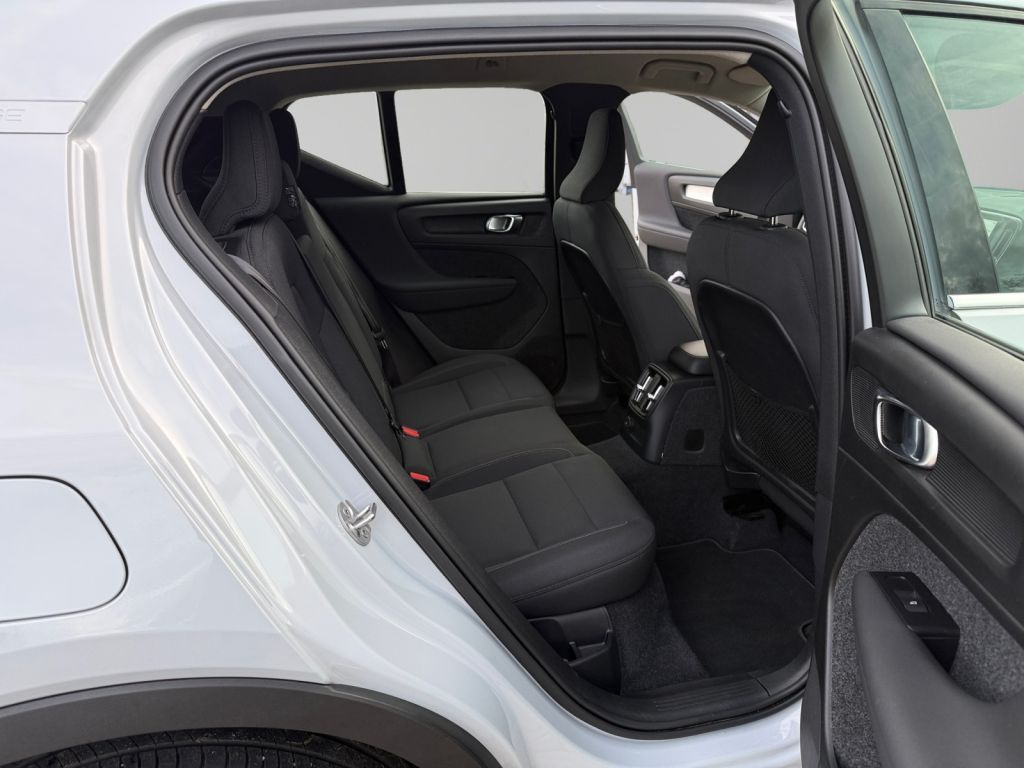 VOLVO XC40 T4 Recharge DKG Core, AHK, Winter-P. VOLVO XC40 T4 Recharge DKG Core, AHK, Winter-P.