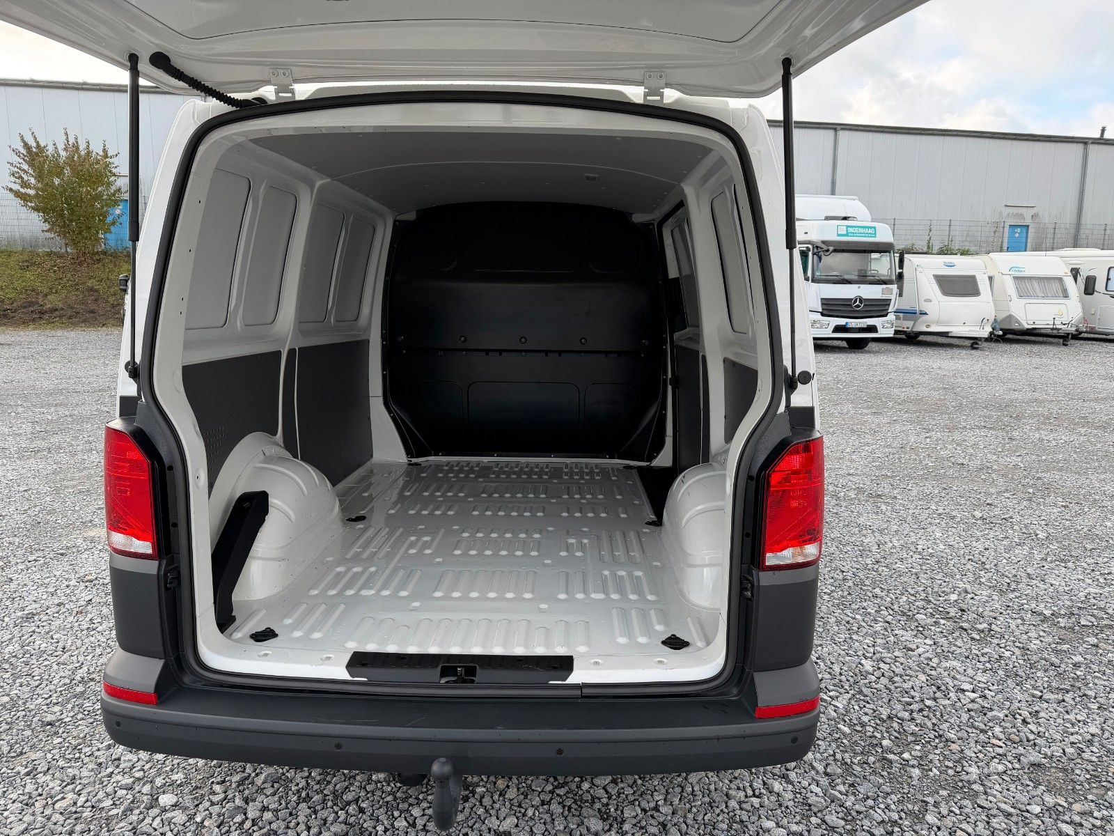 Fahrzeugabbildung Volkswagen T6.1  Transporter Komfort Paket