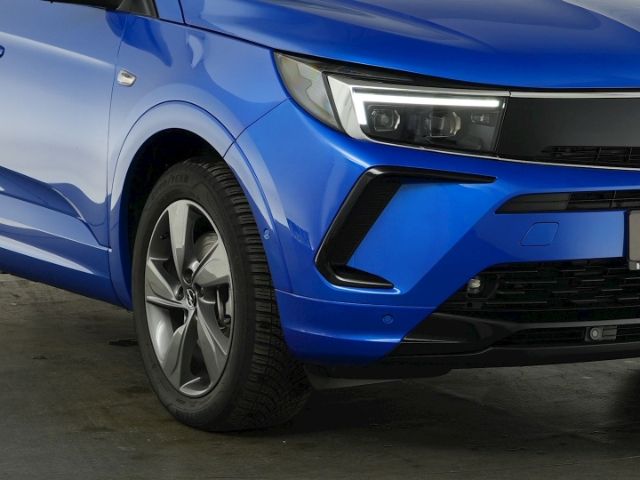 Grandland GSe PHEV 4X4 AT+AHK+LED+NAVI+360 GRAD 