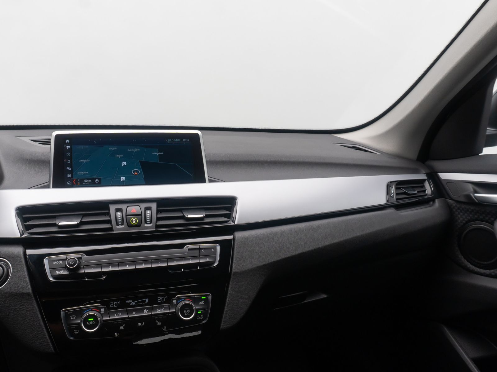 Fahrzeugabbildung BMW X1 xD25e GeschwindigReg ParkAss DAB HiFi Lordos