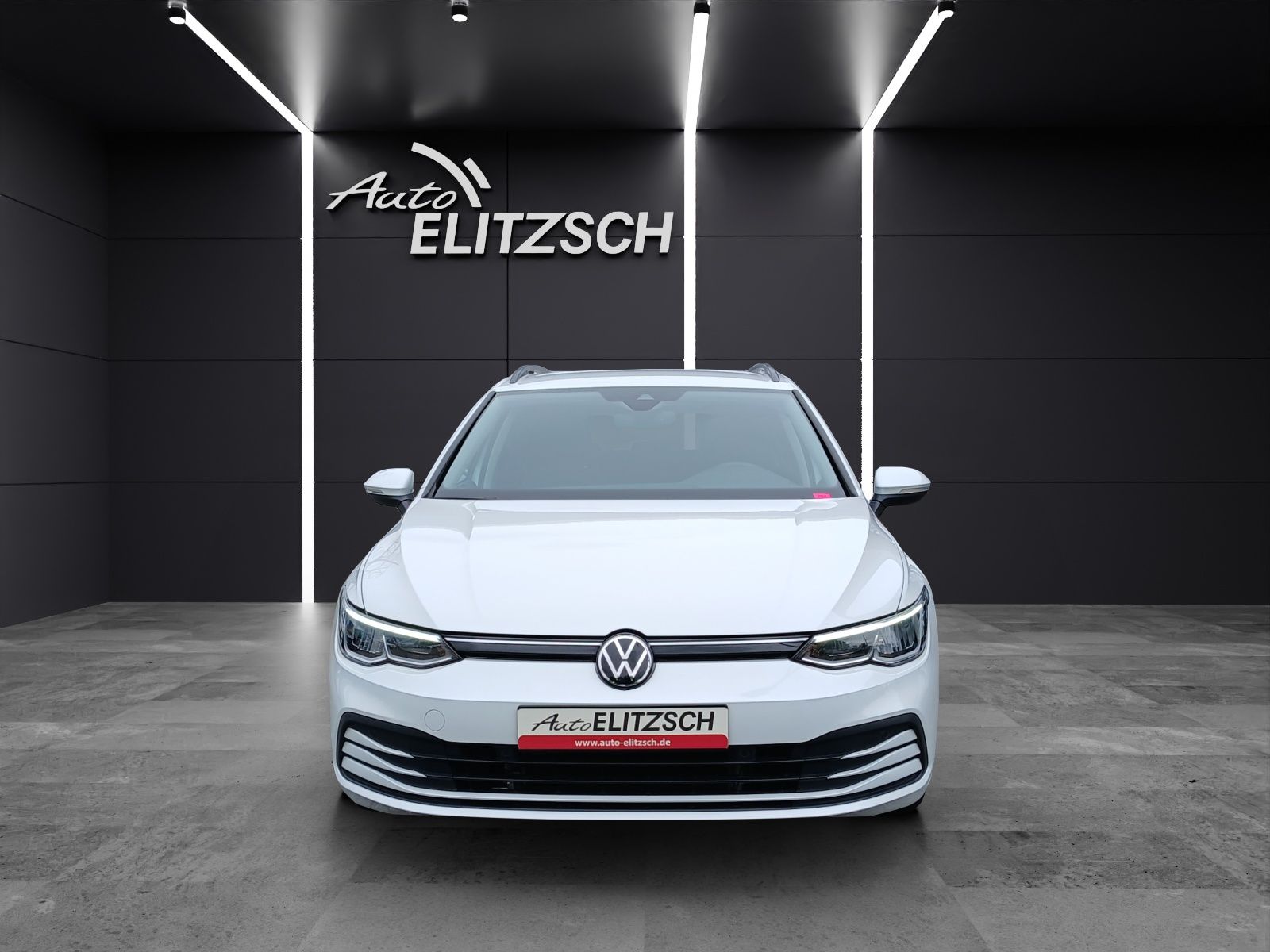 Fahrzeugabbildung Volkswagen Golf VIII Variant TSI Life LED Navi AID ACC PDC