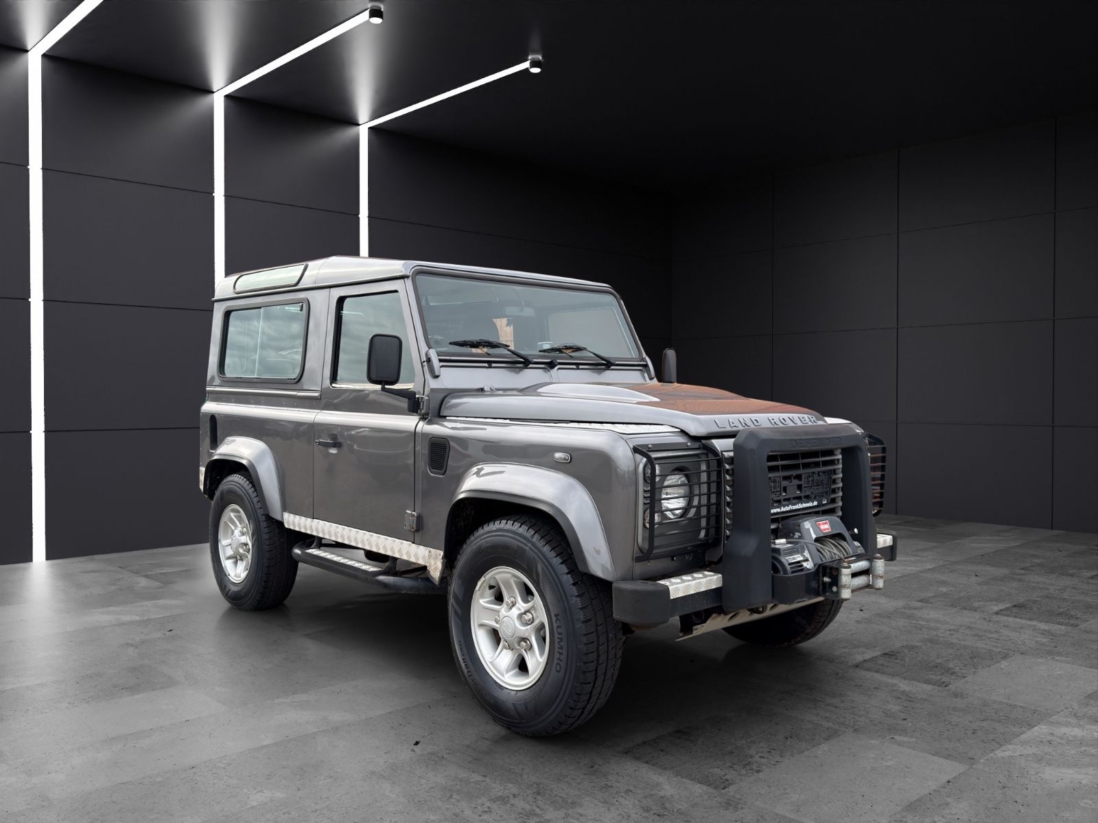 Fahrzeugabbildung Land Rover Defender 90 SE Station Wagon Seilwinde Klima