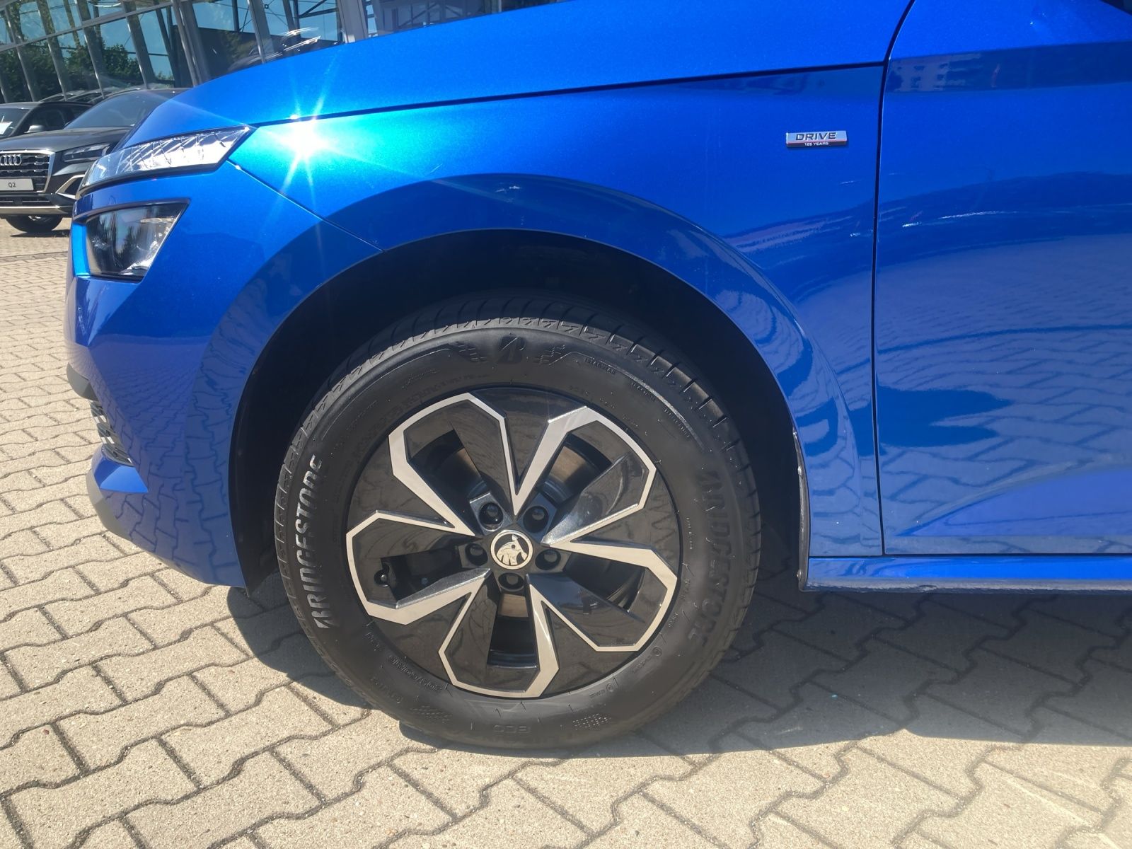 Fahrzeugabbildung SKODA Kamiq TSI Drive-125 DSG LED Climatronic GRA PDC