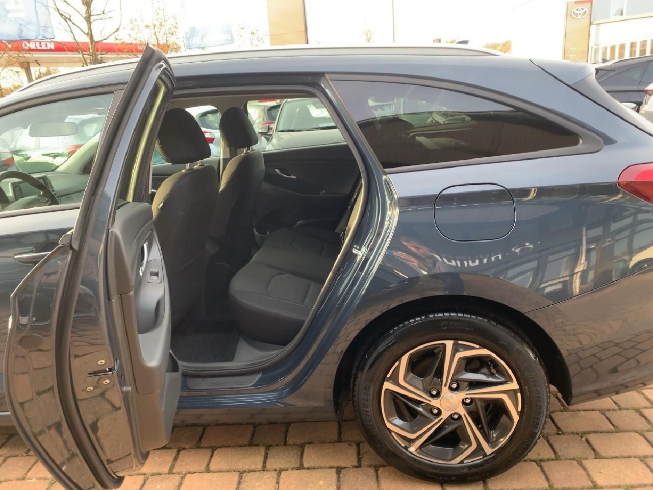 Fahrzeugabbildung Hyundai I30 cw Edition 30 + Funktions-Paket +Kombi-Paket