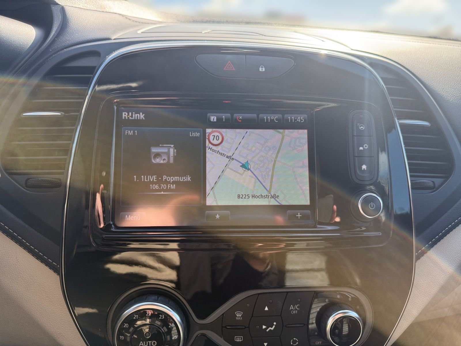 Fahrzeugabbildung Renault Captur 1.2 AT Initiale Paris ENERGY *GJR*BOSE*LE